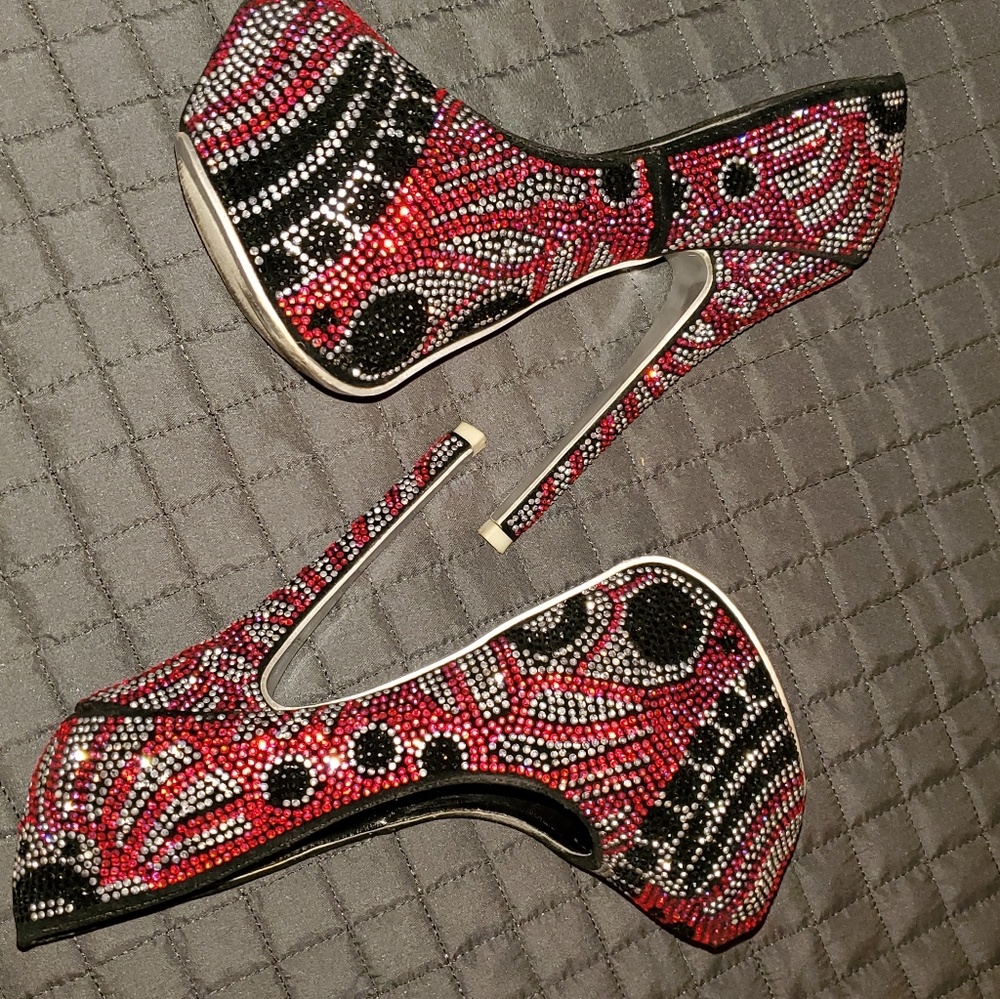 Shi heels